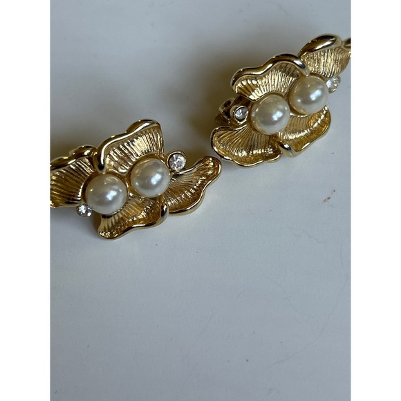 Vintage Gold Earrings Leaf Design with Pearls Zirconia clip on - Picture 4 of 7
